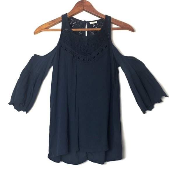 Hollister Tops - Hollister Cold Shoulder 3/4 Sleeve Navy Boho Top